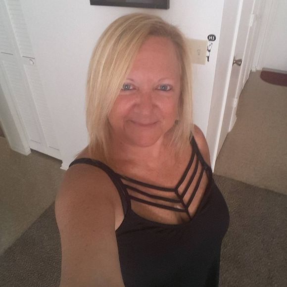 Meet your Posher, Joanne - Picture 1 of 1